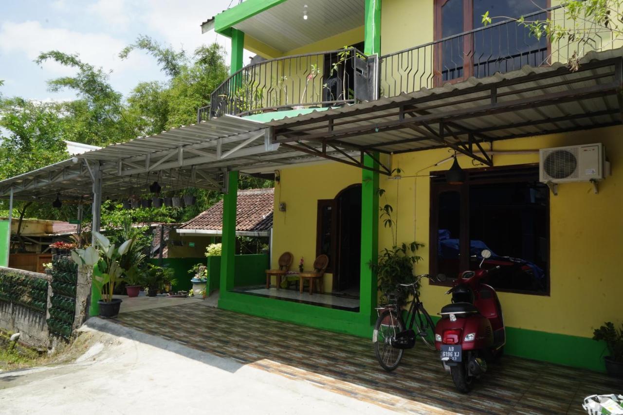 Omah Bogem Homestay Syariah Randugunting Exterior photo